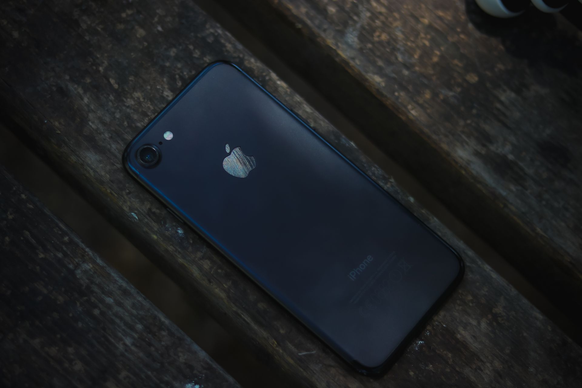 여권, 탑승권, 스마트폰: iPhone 18 Pro 미국판·중국 대륙판·홍콩판·일본판 고르기