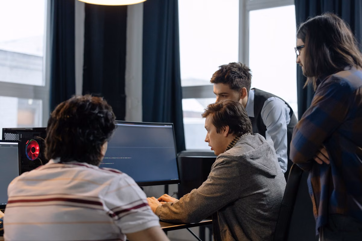 Как Microsoft 365 Copilot Workflows автоматически формирует еженедельный отчёт по проекту? План настройки на 2026 год